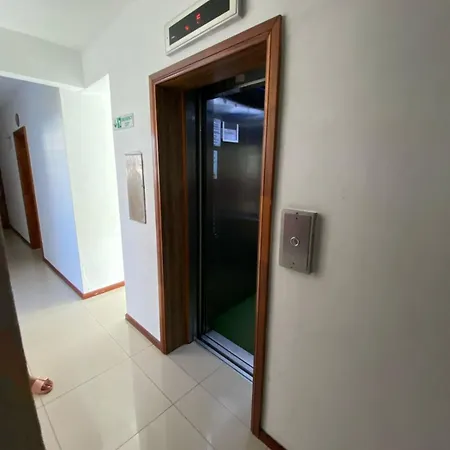 2 Bedroom Luxury Walk To The Beach Appt Flic en Flac Exterior photo